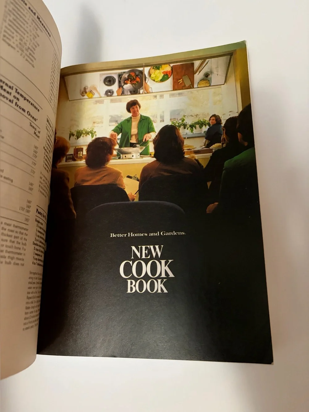 Better Homes and Gardens New cookbook - paperback